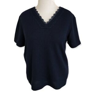 Short sleeve V-neck top with lace from Speculation